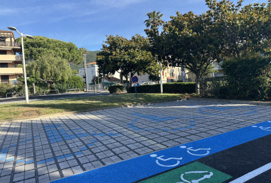 Parking de l'église 1.jpg