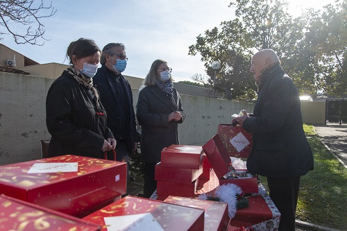 _dsc1692_remise_des_cadeaux_151221_cavalaire_dec_2021_bd_r_bao2.jpg